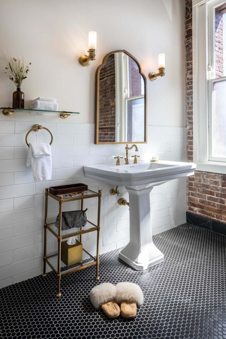 Bathroom at National Exchange Hotel