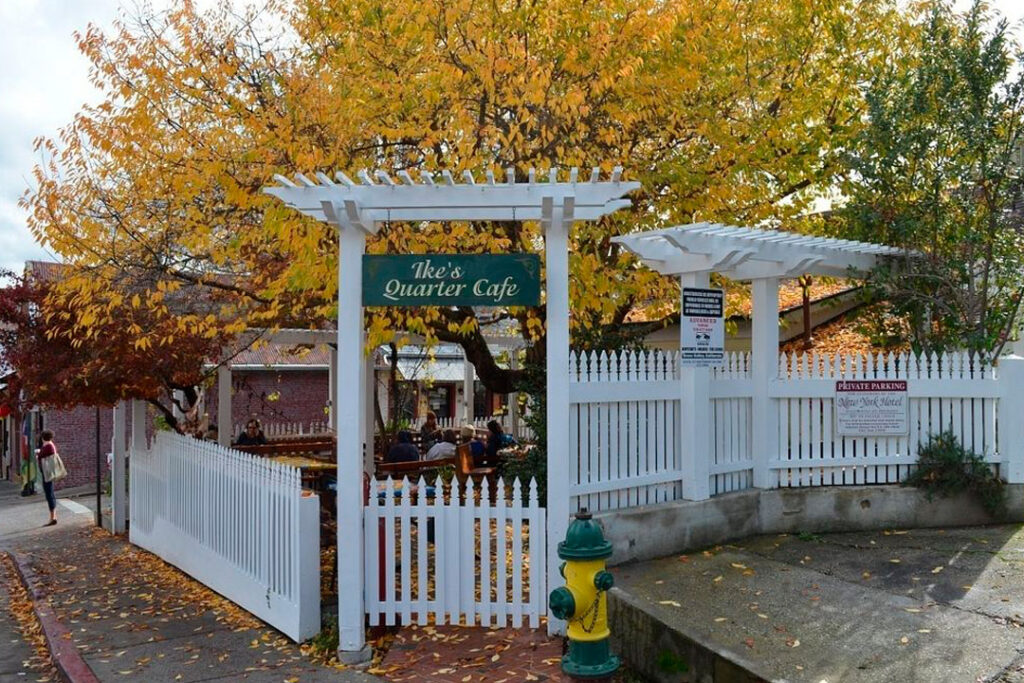 Ike's Quarter Cafe in Nevada City